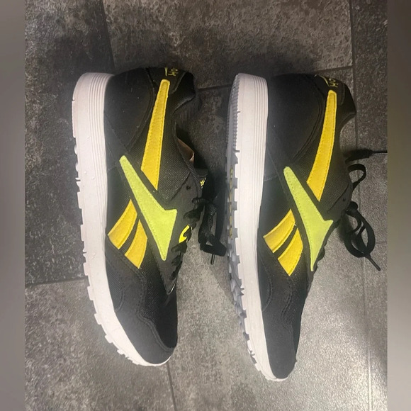Cass* Reebok Riptide Black and Yellow Running Shoes - Picture 6 of 10